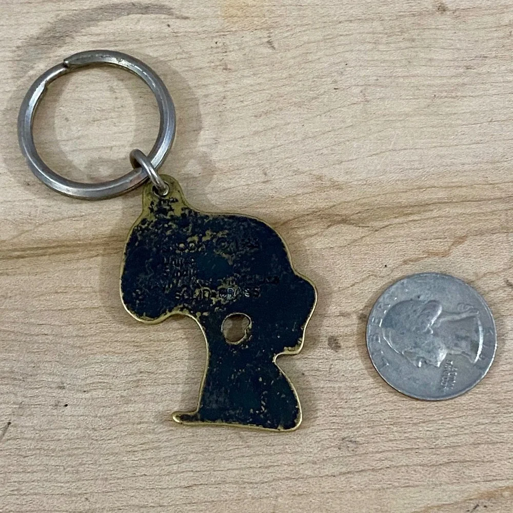 Peanuts Vtg 1958‎ Snoopy Holding Heart Solid Brass Keychain Aviva Rare